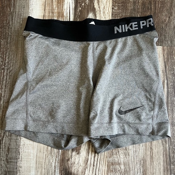 Nike Women's Gray Pro Shorts - Picture 1 of 6